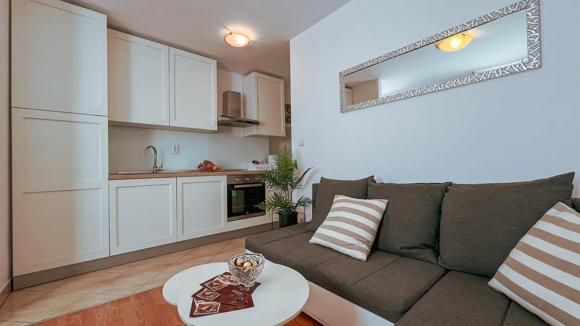 הקונטקטים של Ag Central Residence, Old City Split